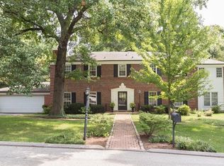 23 Ridgetop Dr, Saint Louis, MO 63117