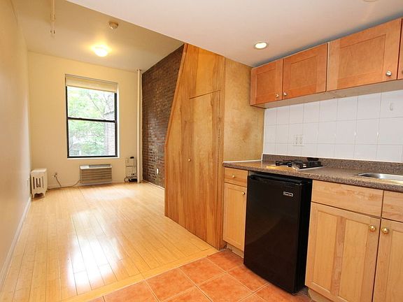 3rd image of 139 W 14th St APT 1H