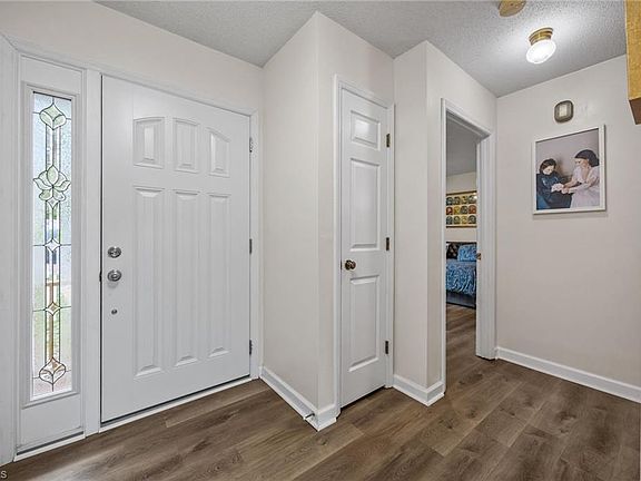 4th image of 909 Chatfield Dr APT C