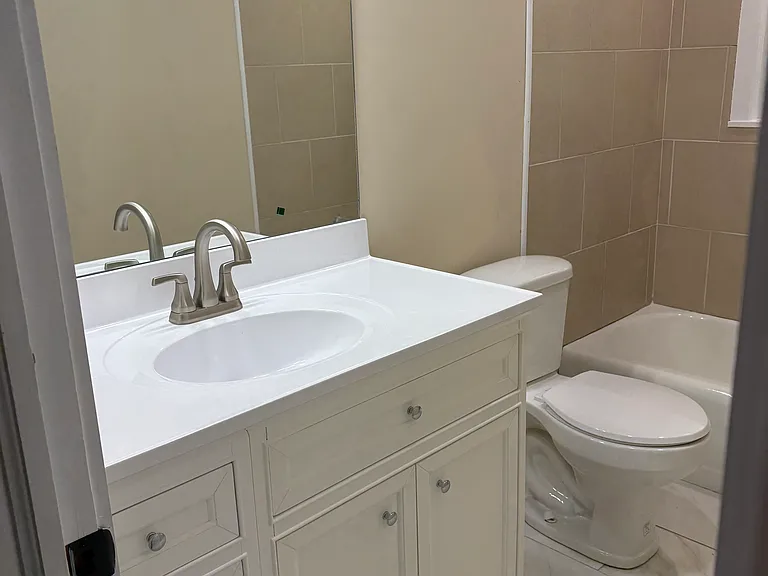 2540 University Ave — Photo 8