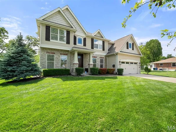 975 Lindemann Rd, Saint Louis, MO 63131