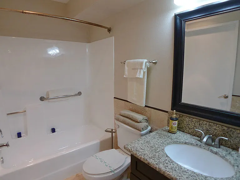 Villa De Adel Apts — Photo 90