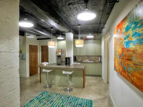 509 W Spring St Suite 100, Fayetteville, AR 72701