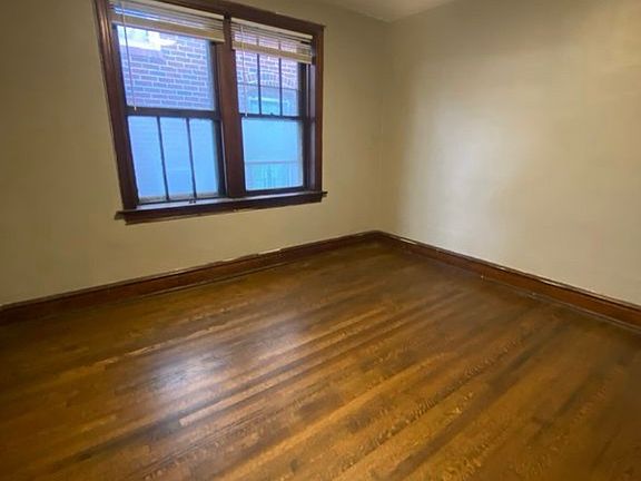 2nd image of 3909 Tholozan Ave #2