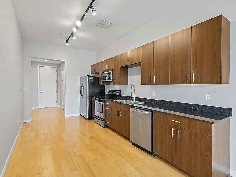 Zuma Apartments — Photo 14