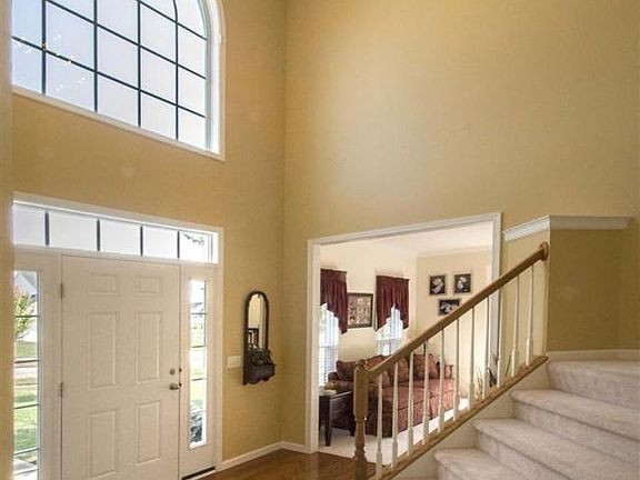 4th image of 3786 Woodglen Ave