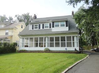 213 E 3rd Ave, Roselle, NJ 07203