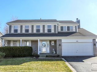 676 Warwick Dr, Carol Stream, IL 60188