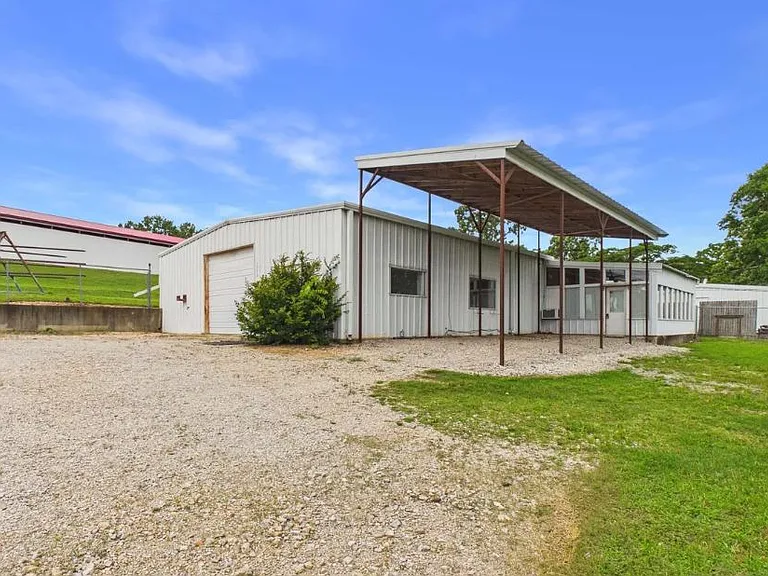 5856 Highway 62 E — Photo 3