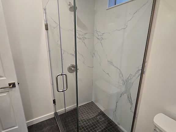 5th image of 452 Castro St #1