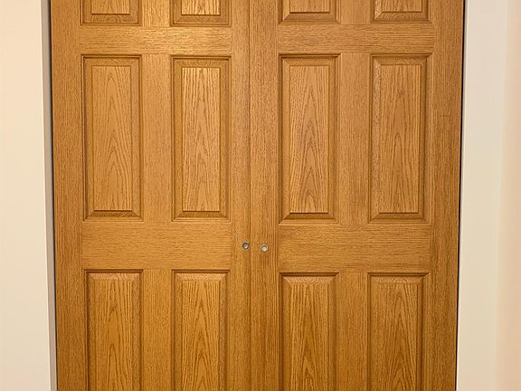 2nd bedroom closet