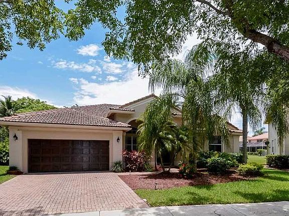 3rd image of 3855 Crestwood Cir