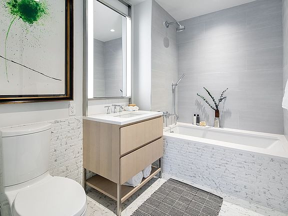 5th image of 500 W 45th St Unit 723
