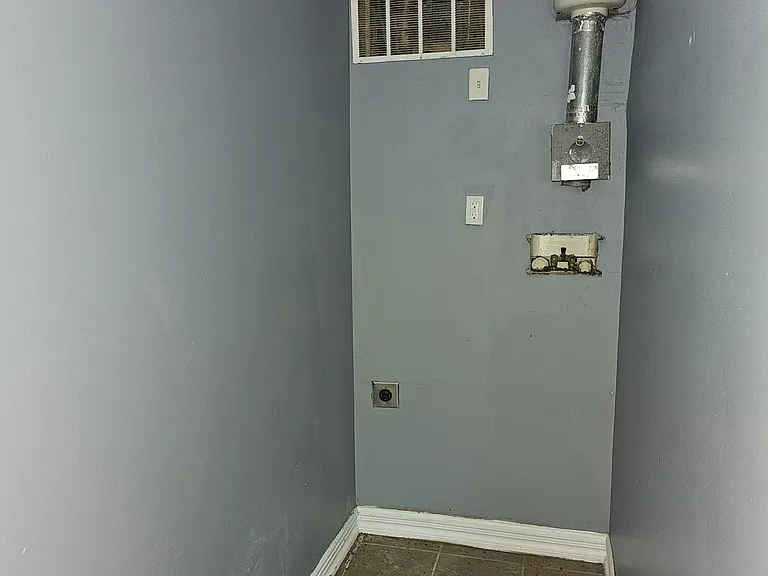 255 Warner St #LL-3 — Photo 7