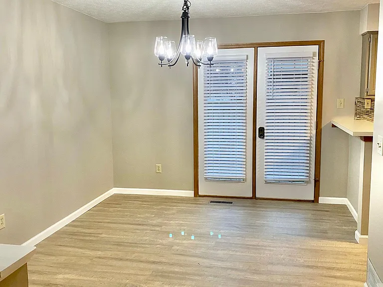 1162 Cambridge Way — Photo 7
