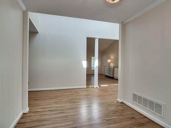 4th image of 36 Carnoustie Ct