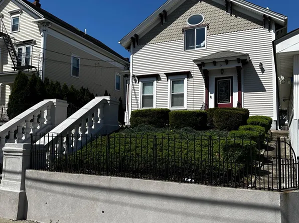 151 Garden St #2, Pawtucket, RI 02860