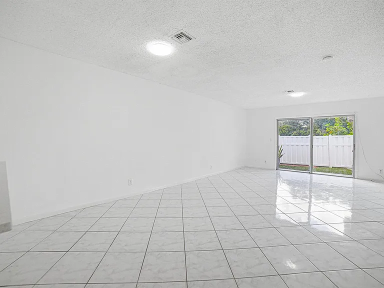 8207 Fairway Rd — Photo 11