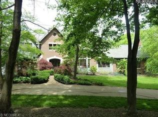 70 Stonecreek Dr, Chagrin Falls, OH 44022