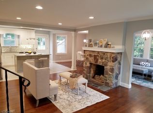 260 Cozy Lake Rd, Oak Ridge, NJ 07438