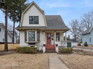 244 W Lincoln Ave, Barrington, IL 60010