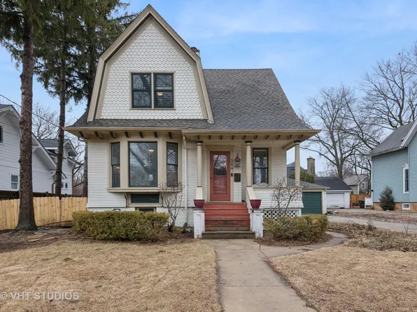 244 W Lincoln Ave, Barrington, IL 60010