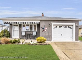 42 Pirogue St, Toms River, NJ 08757