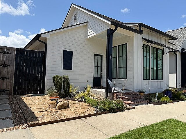 1st image of 309 Montego Bay Dr
