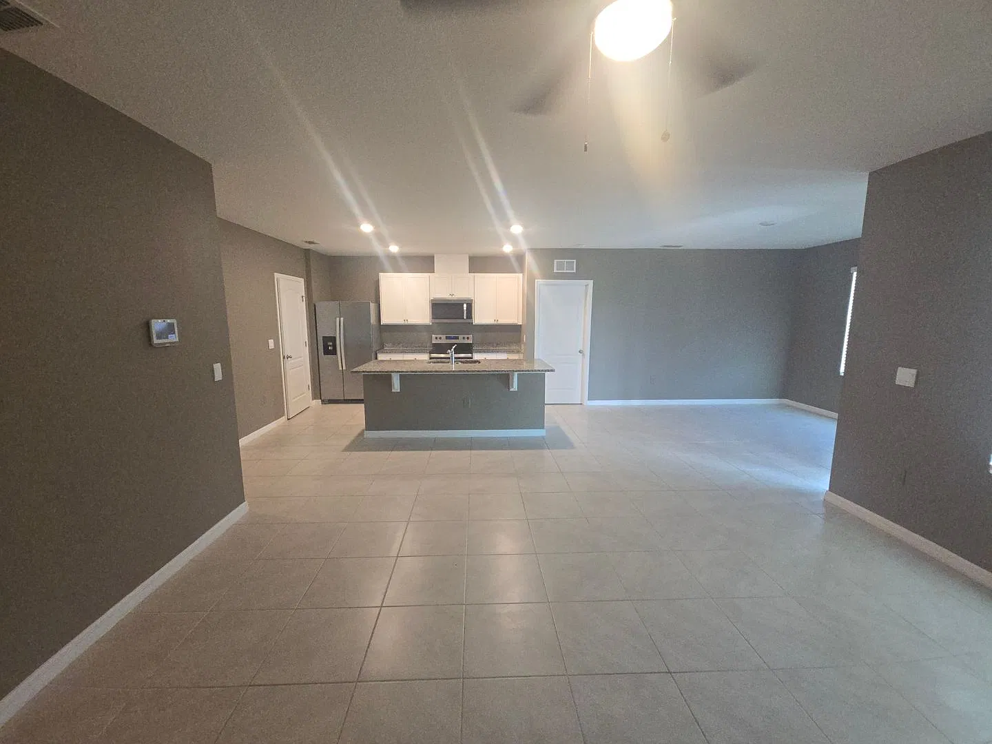 Newer built 3 bed 2 bath home — Photo 3