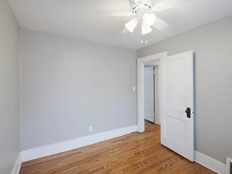4648 Farnam St — Photo 18