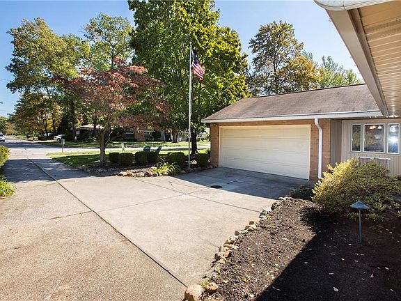 5th image of 820 Orchard Park Dr