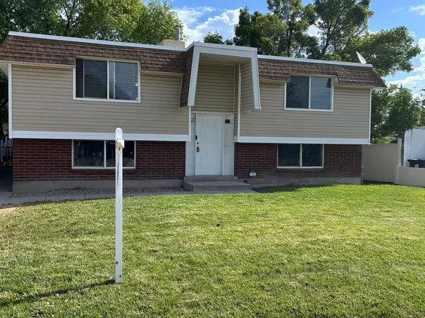 3226 W Meadow Wood Way S, Salt Lake City, UT 84129