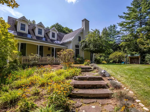 201 Hemlock Ridge Road, Manchester, VT 05255