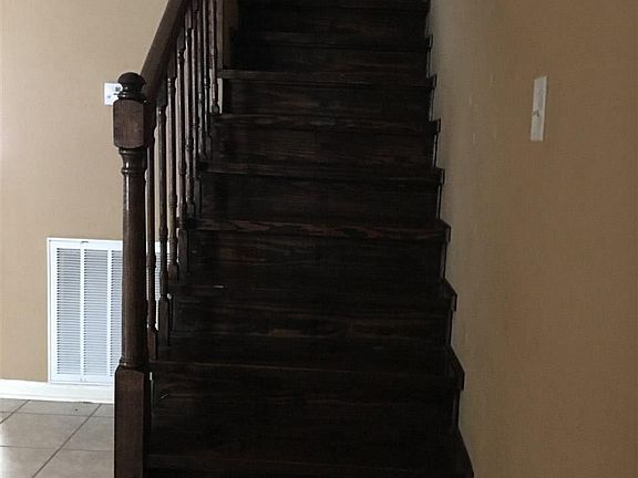 2nd image of 6115 Queensboro Dr APT B