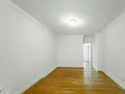 4th image of 213 E 84th St APT 3C