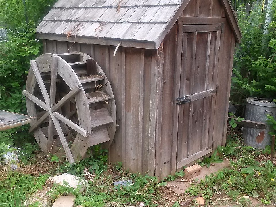 2nd image of 8405 Yorkshire Ln