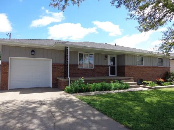 1320 Golden Belt Dr, Hays, KS 67601