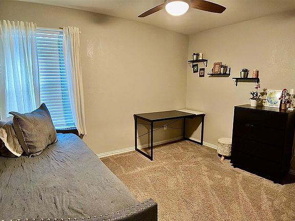 5th image of 214 Club Crest Ln