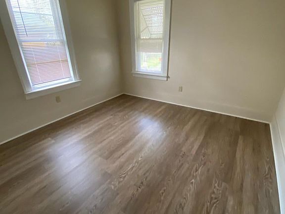 4th image of 602 N Fountain St