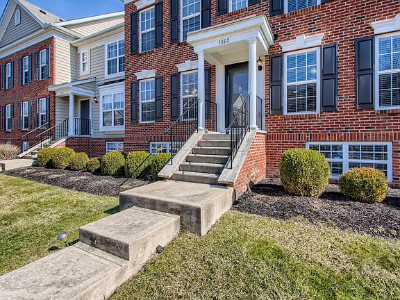 3rd image of 3812 Dowitcher Ln