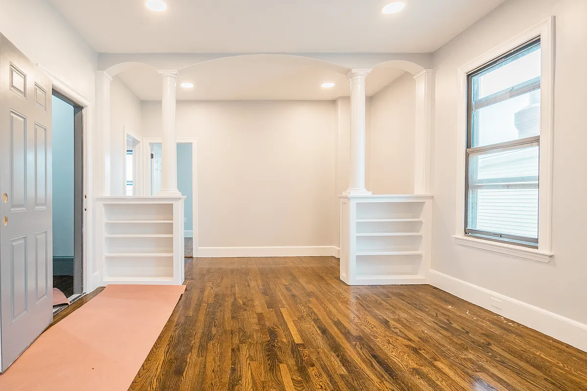 Building Photo - 344 Saratoga St #4