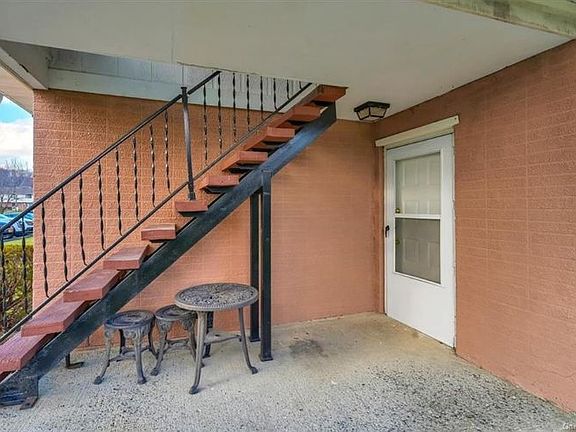 3rd image of 1402 Baldwin Ln #14B