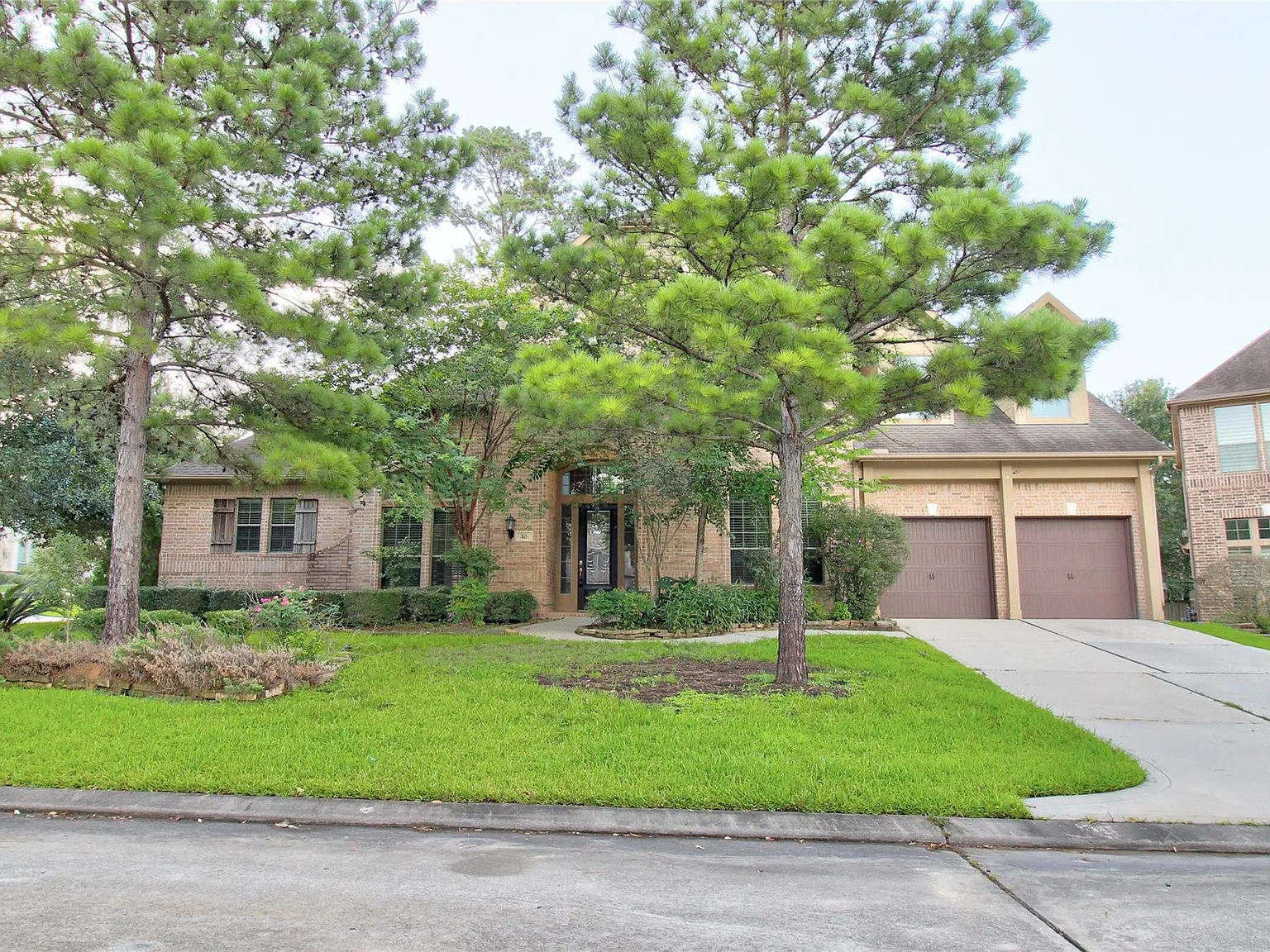 4 bed, 3.5 bath, 3754 sqft, $5,200 — Photo 2