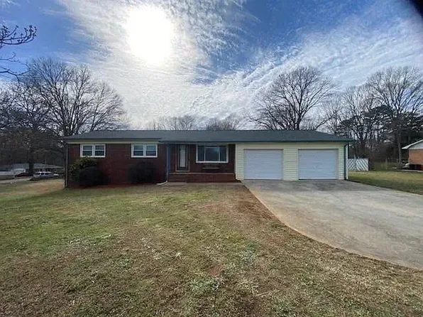 1674 Drywood Cir, Lancaster, SC 29720