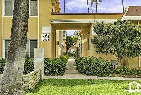 2 bed, 975 sqft, $2,595 — Photo 2