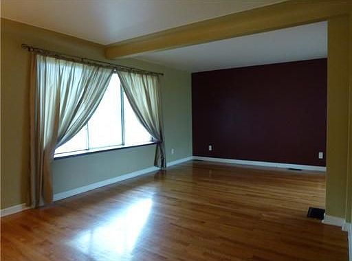 3rd image of 15856 Meyer Ave