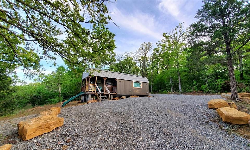 1st image of 444 Dogwood Ln