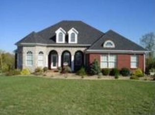 1077 Meadow Ridge Dr, Richmond, KY 40475