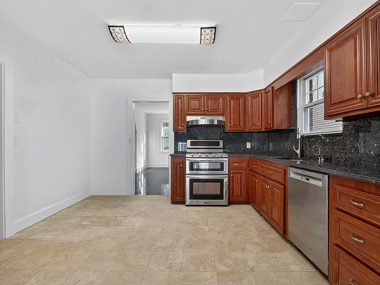 135 Rockwood Pl — Photo 27