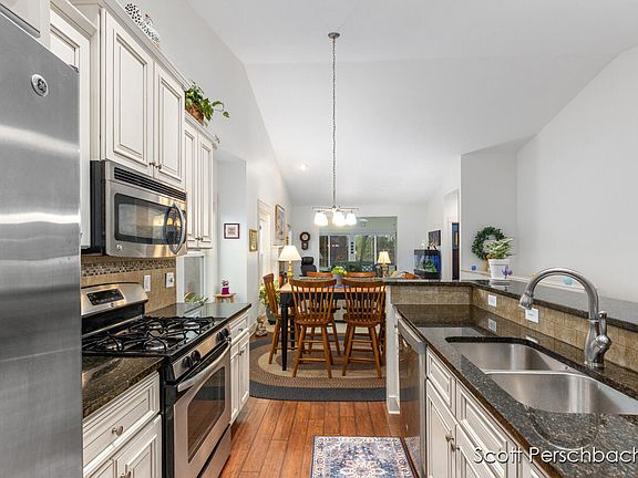 5th image of 2476 Highridge Hills Ln SE